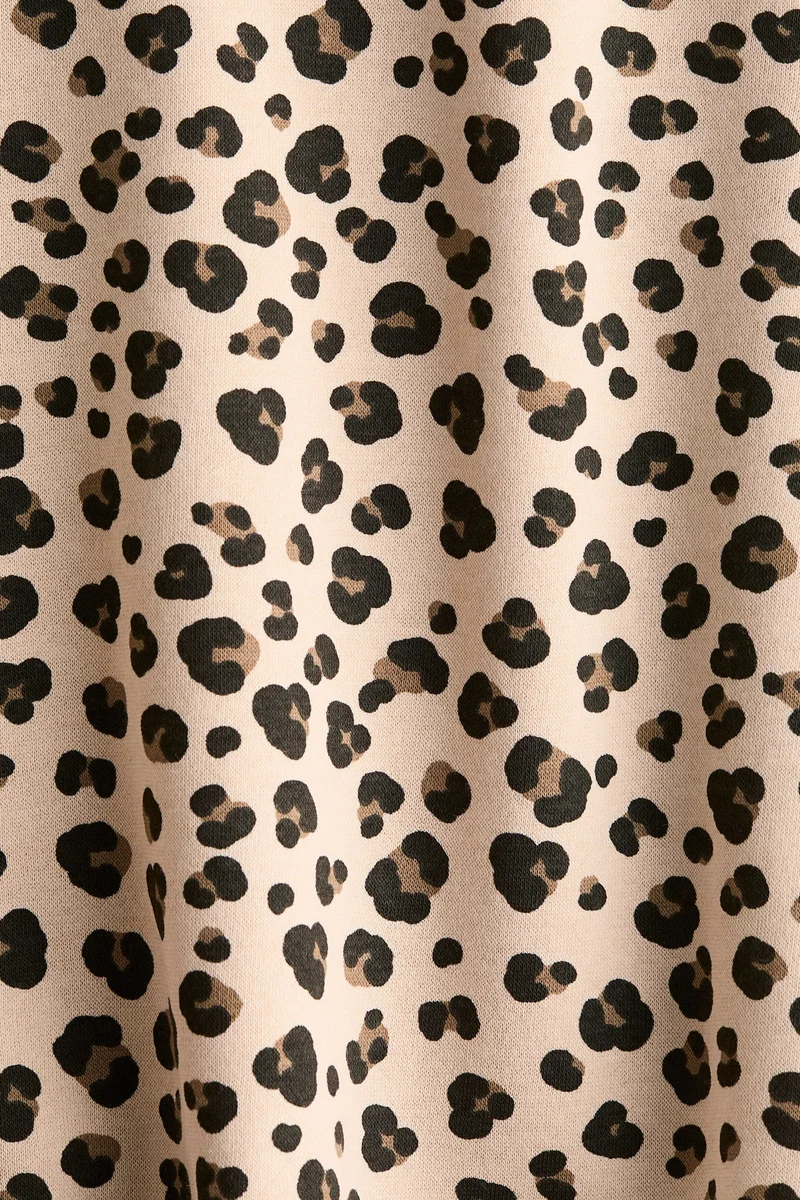 اتش اند ام بلوزة بطبعة مميزة